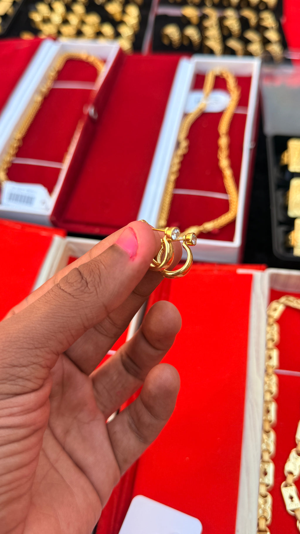 GOLD FORMING EARRING