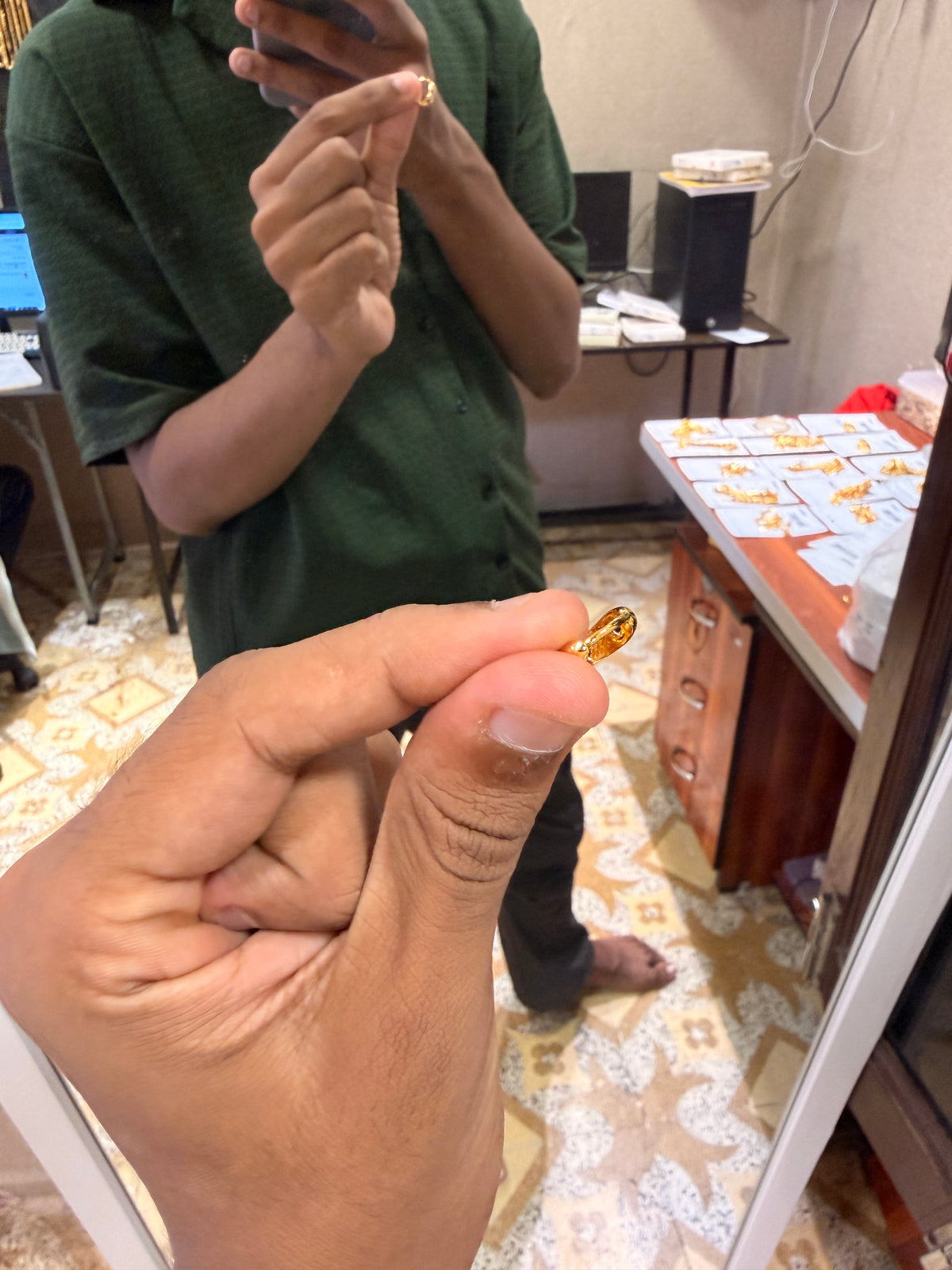 GOLD FORMING PLAIN EARRING